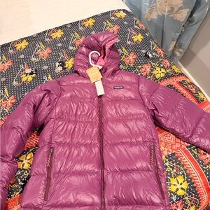 Patagonia Plum Down Sweater Hoody size 16/18 xxl childs